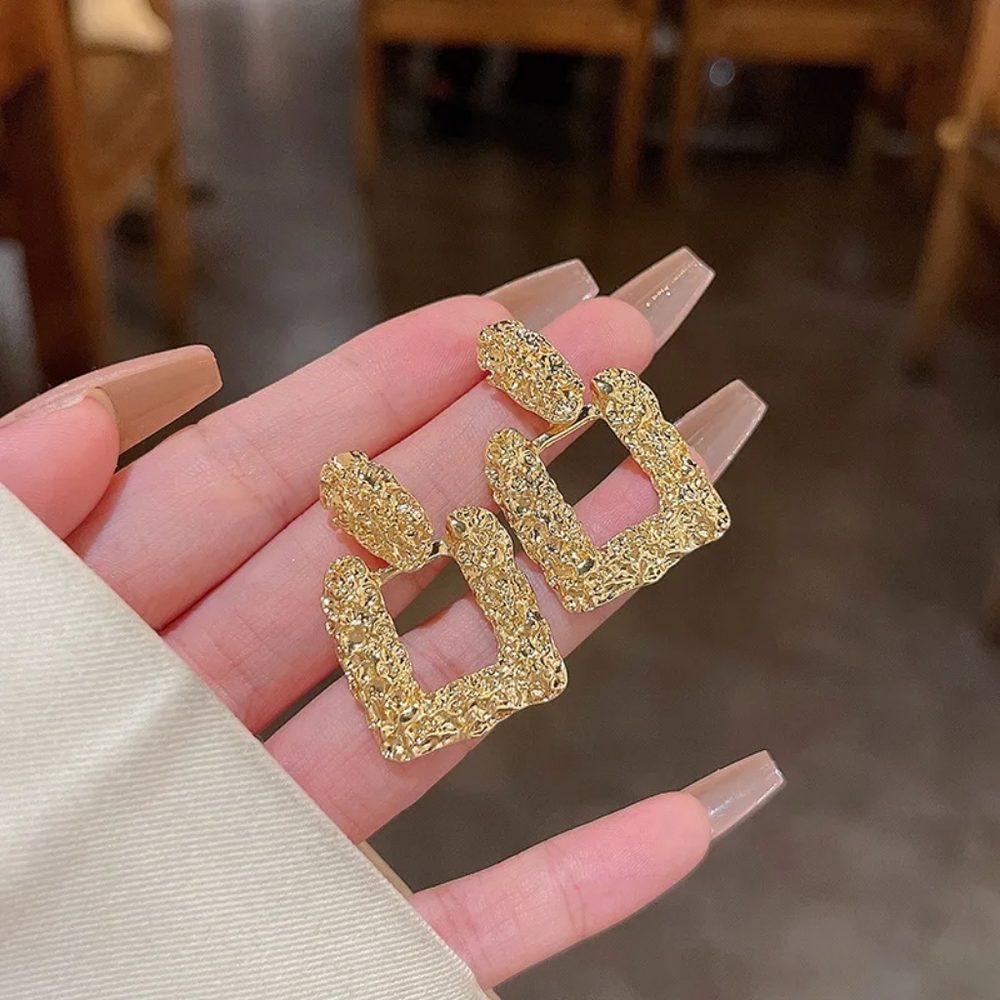 Geometric Design Earrings - Picture 2 of 3